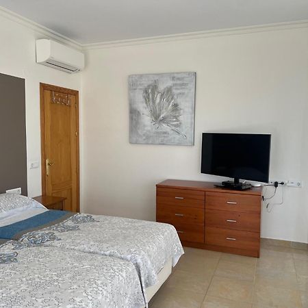 ארנאס Villa Camakini With Heated Pool And Sea View מראה חיצוני תמונה