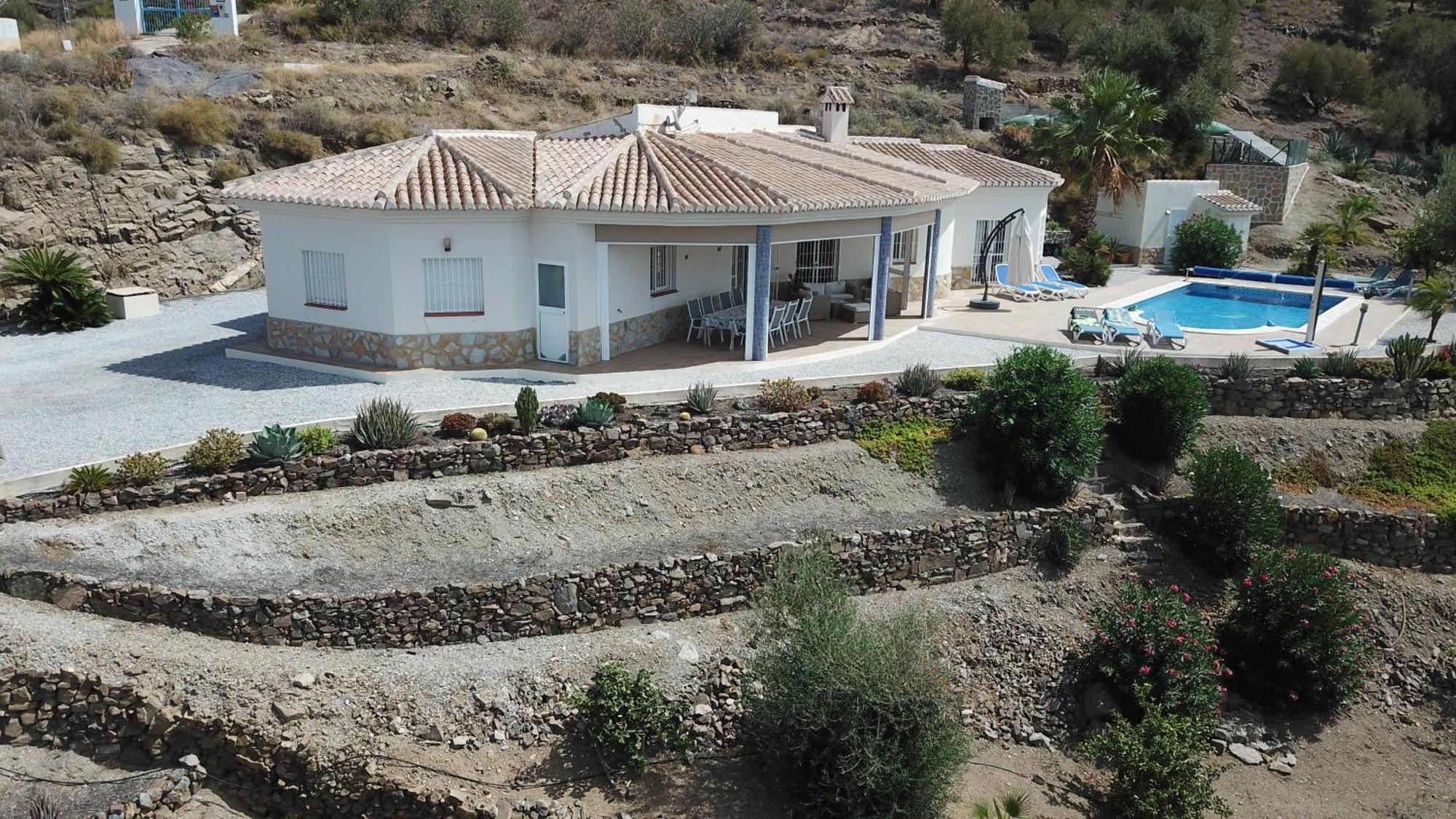 ארנאס Villa Camakini With Heated Pool And Sea View מראה חיצוני תמונה