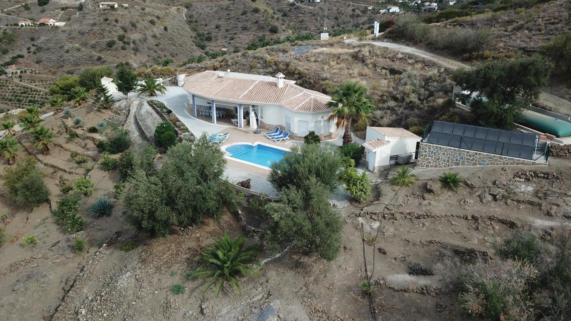 ארנאס Villa Camakini With Heated Pool And Sea View מראה חיצוני תמונה