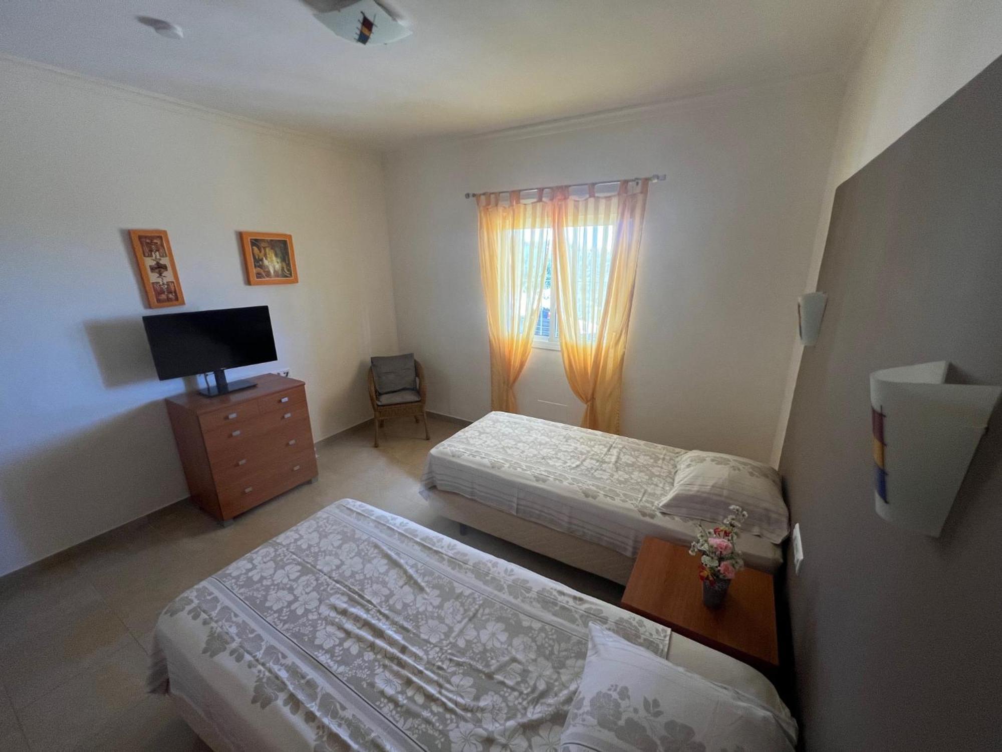ארנאס Villa Camakini With Heated Pool And Sea View מראה חיצוני תמונה