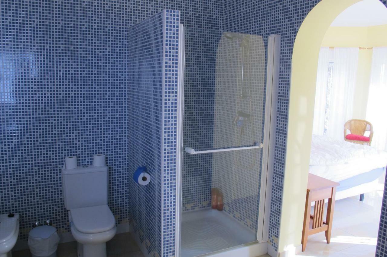 ארנאס Villa Camakini With Heated Pool And Sea View מראה חיצוני תמונה