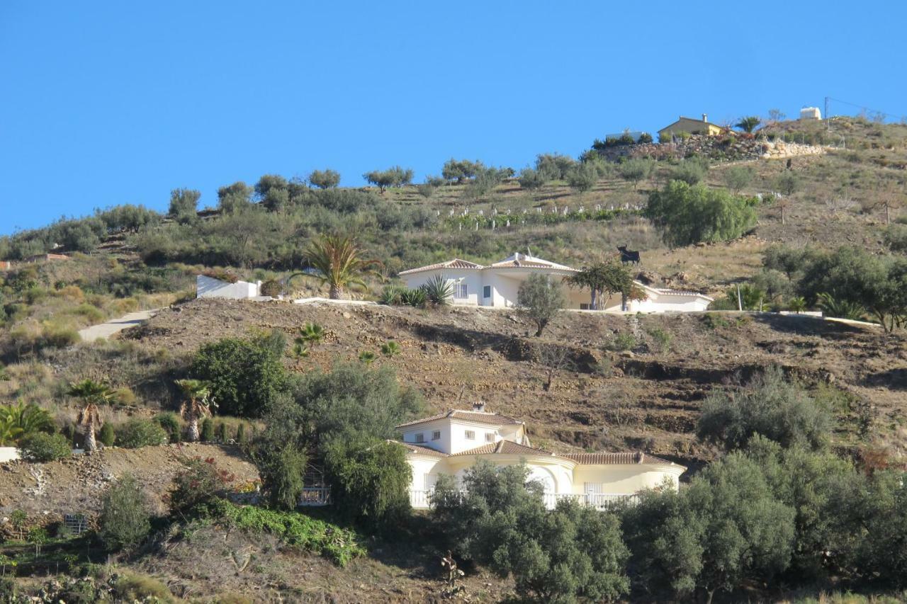 ארנאס Villa Camakini With Heated Pool And Sea View מראה חיצוני תמונה