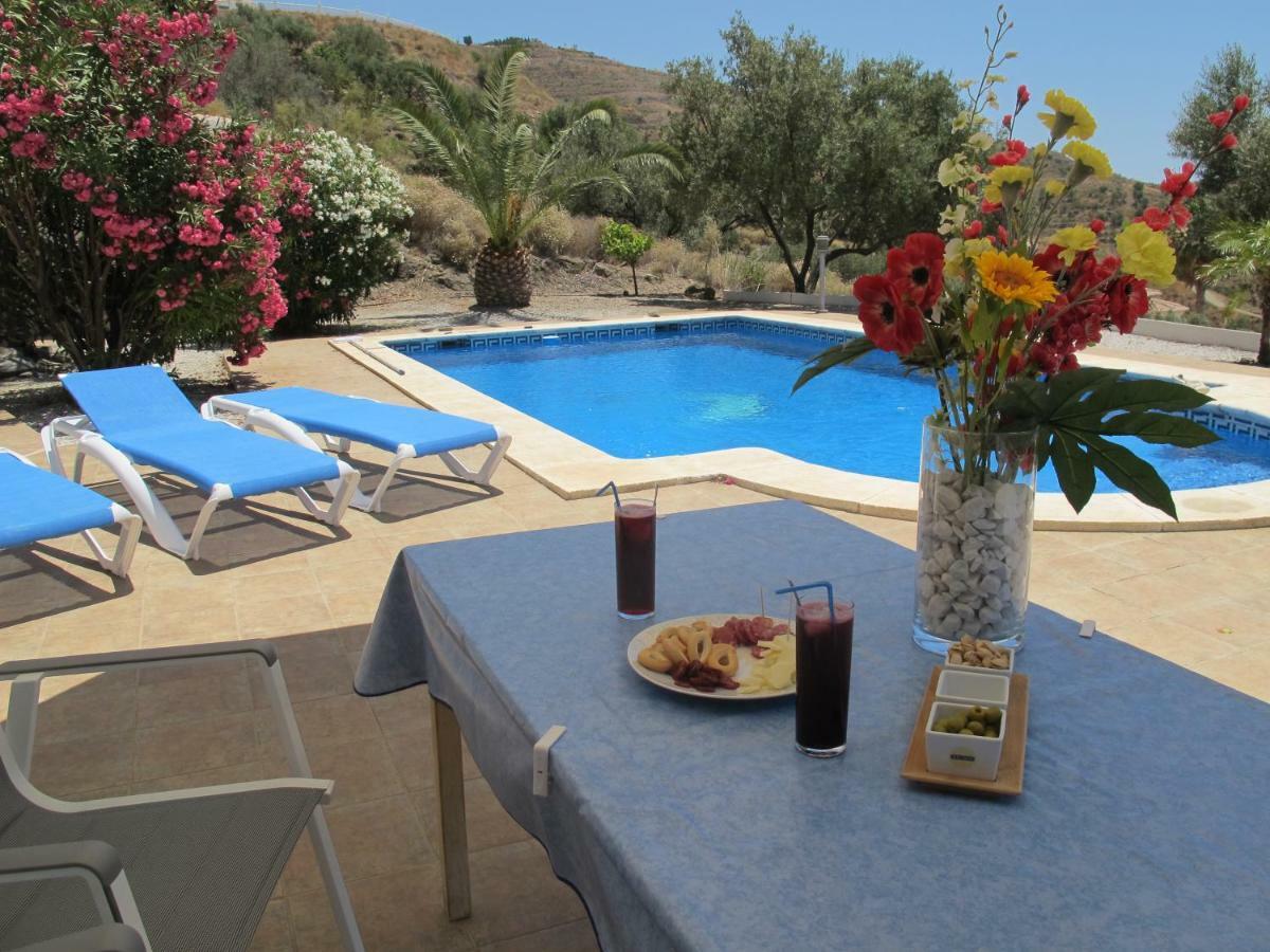 ארנאס Villa Camakini With Heated Pool And Sea View מראה חיצוני תמונה