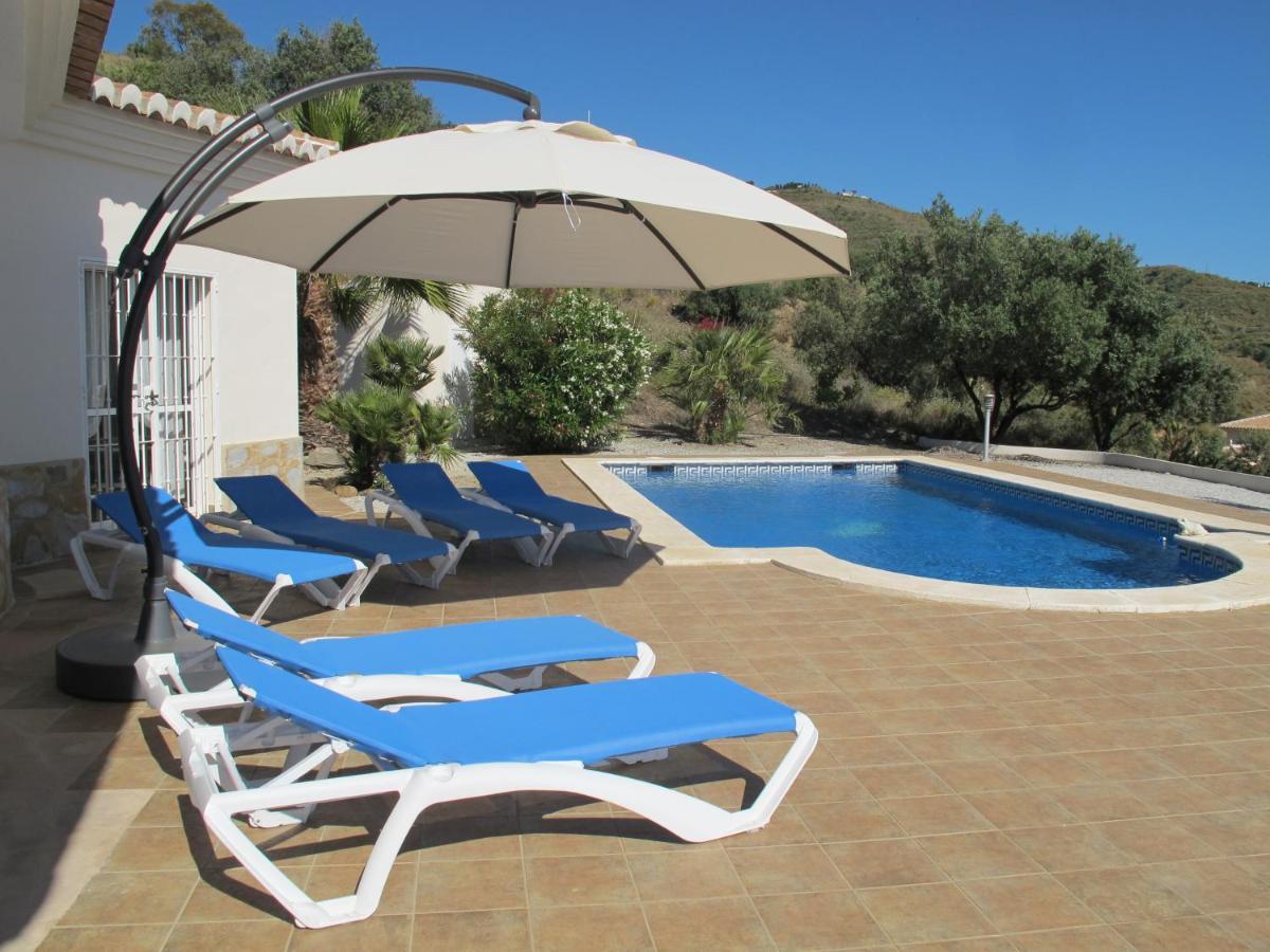 ארנאס Villa Camakini With Heated Pool And Sea View מראה חיצוני תמונה