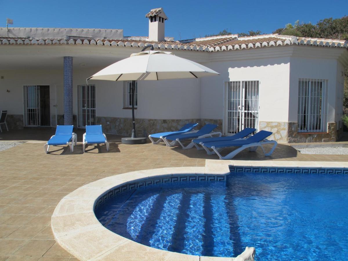 ארנאס Villa Camakini With Heated Pool And Sea View מראה חיצוני תמונה