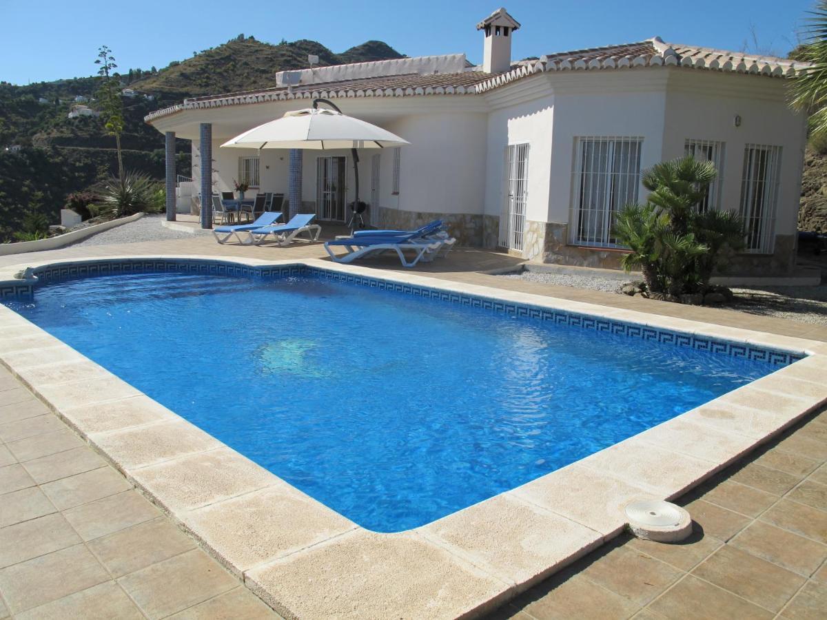 ארנאס Villa Camakini With Heated Pool And Sea View מראה חיצוני תמונה